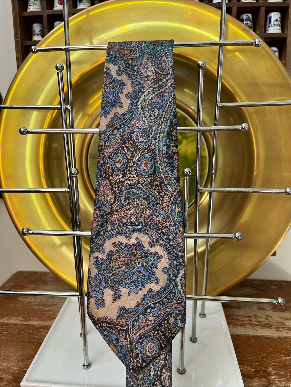 Paisley Pattern Decorative Tie in Beige and Blue